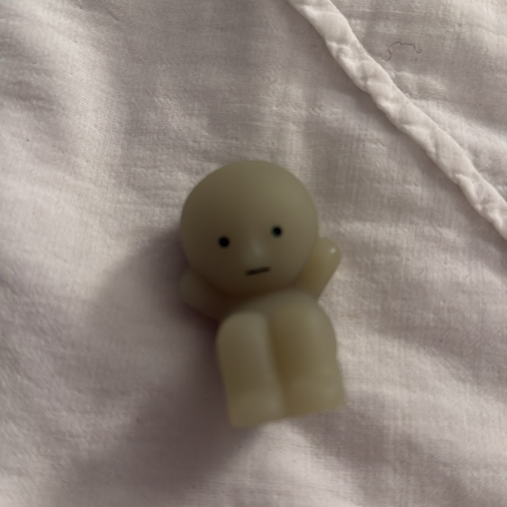 ✨HP✨ Smiski Doing Crunches - Picture 2 of 4